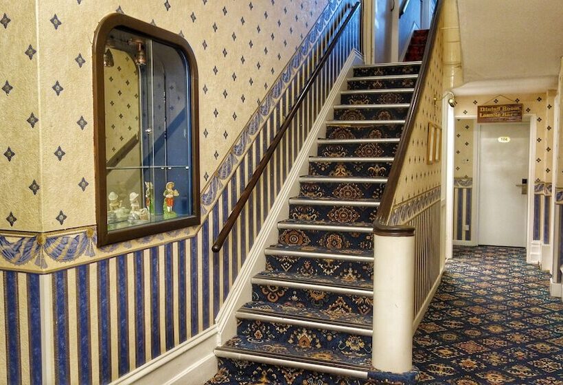 בית מלון כפרי Kensington