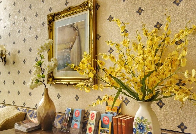 בית מלון כפרי Kensington