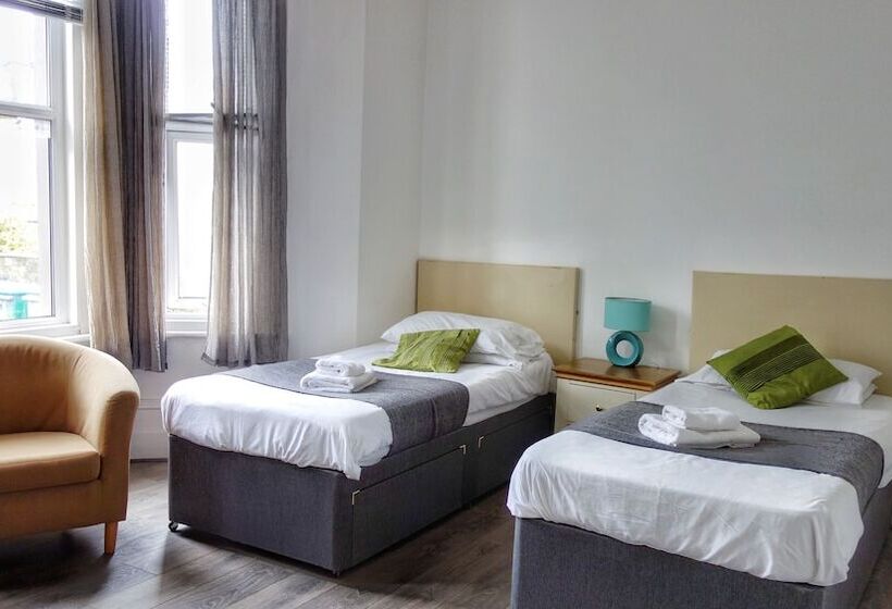 בית מלון כפרי Kensington