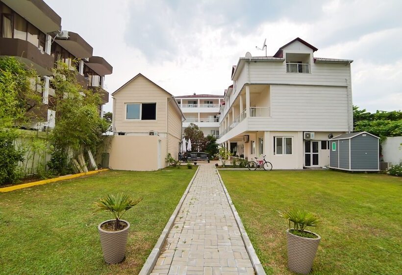 هتل Kobuleti Beach Club