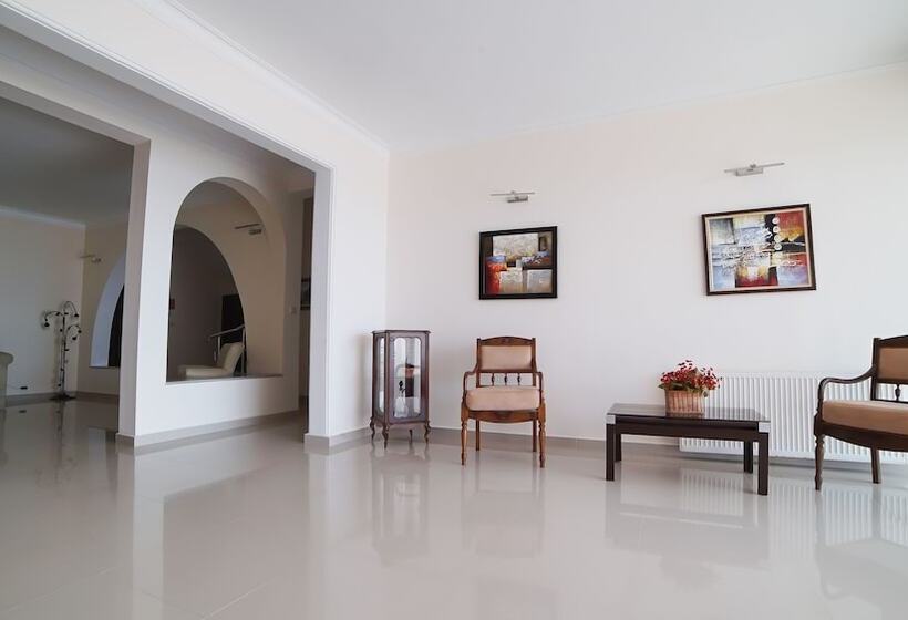 هتل Kobuleti Beach Club