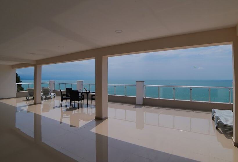 هتل Kobuleti Beach Club