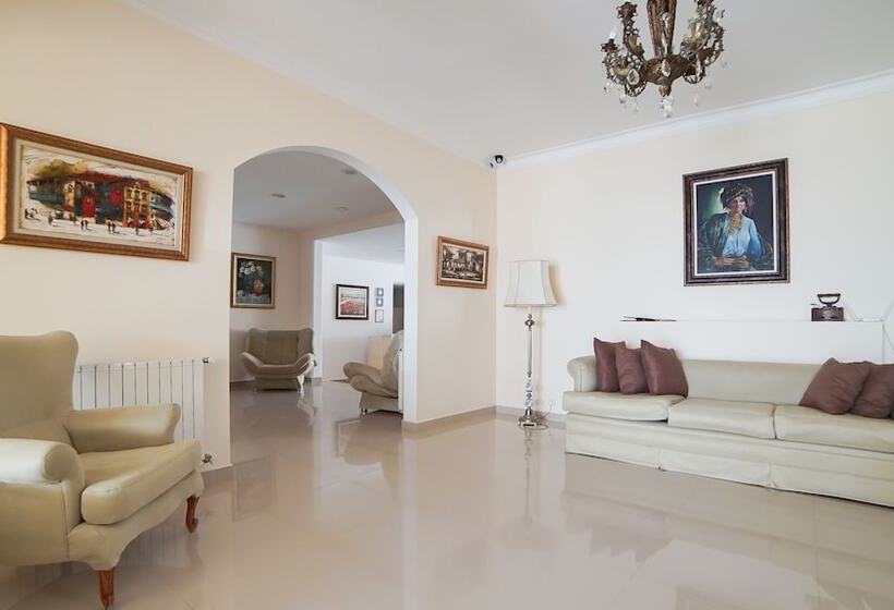 هتل Kobuleti Beach Club