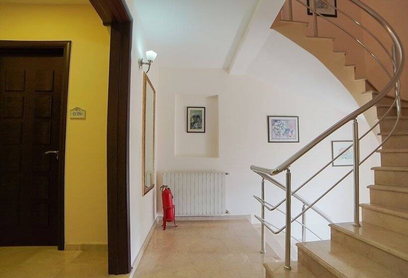 هتل Kobuleti Beach Club