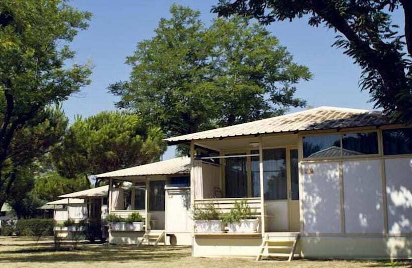 فندق Estivo Premium Deluxe Mobile Homes On Camping Malibu Beach