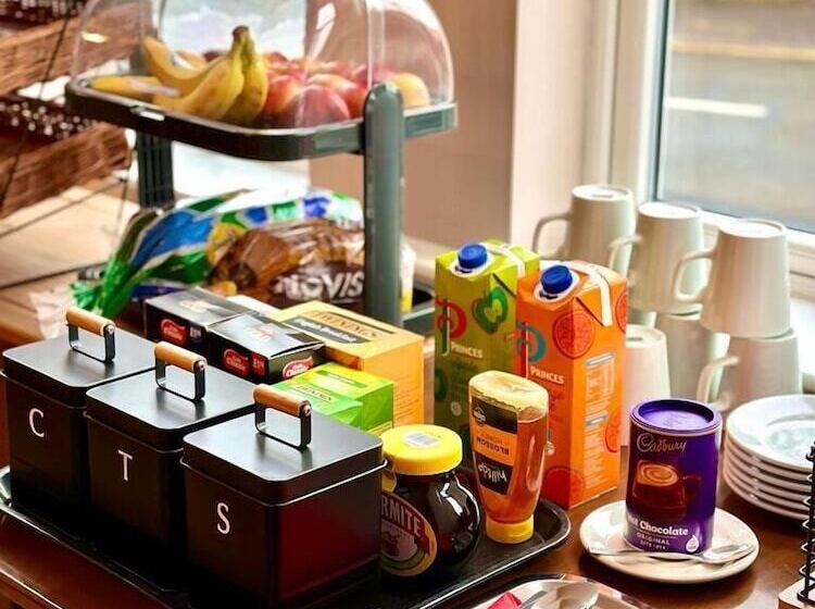 Отель Marlborough