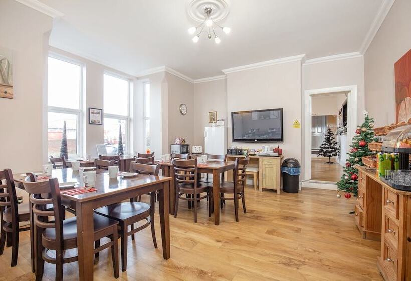 Отель Marlborough