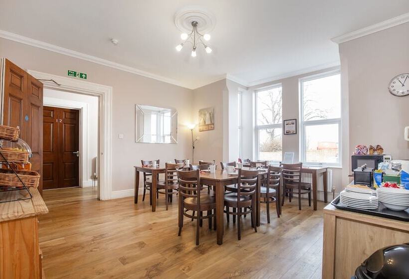 Отель Marlborough