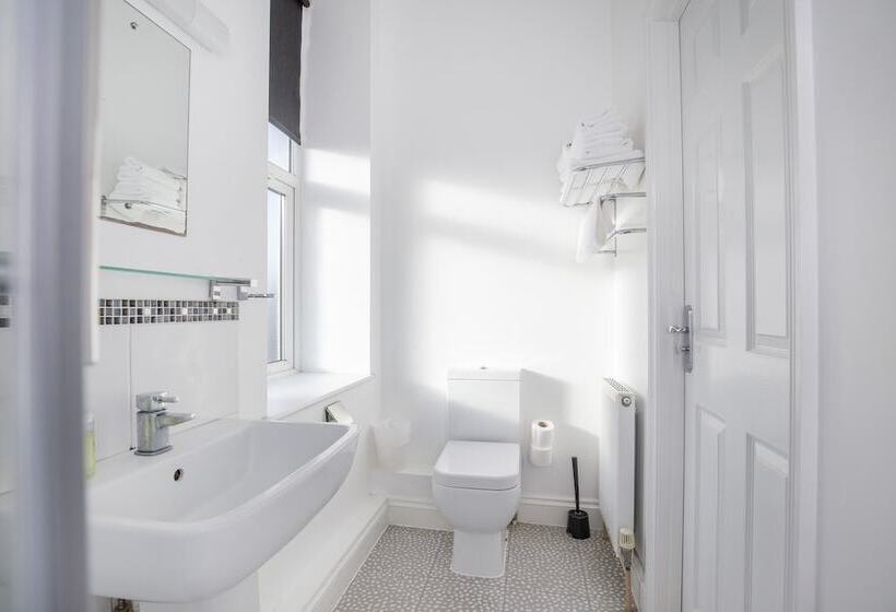 Отель Marlborough