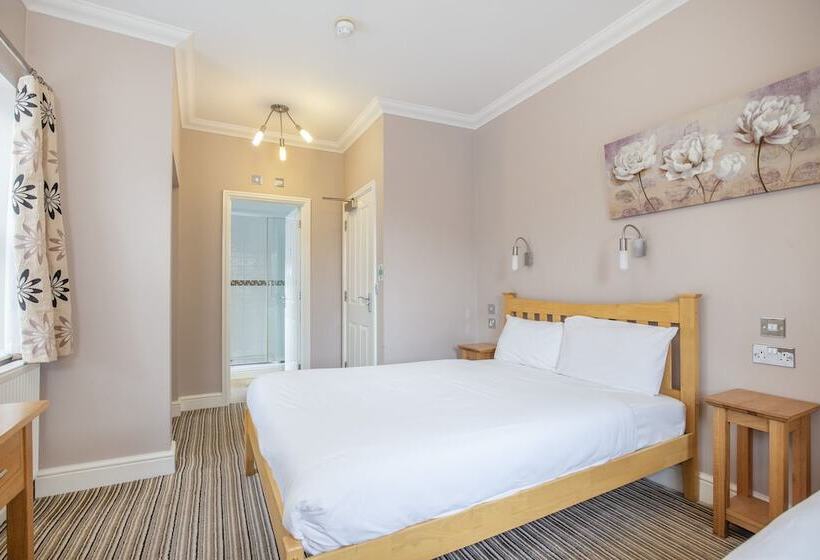 Отель Marlborough