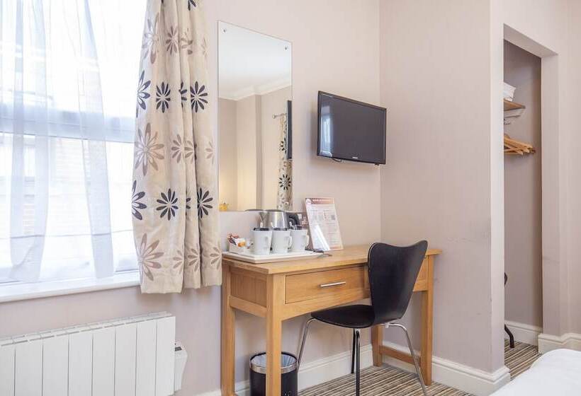 Отель Marlborough