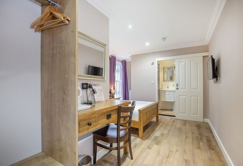 Отель Marlborough