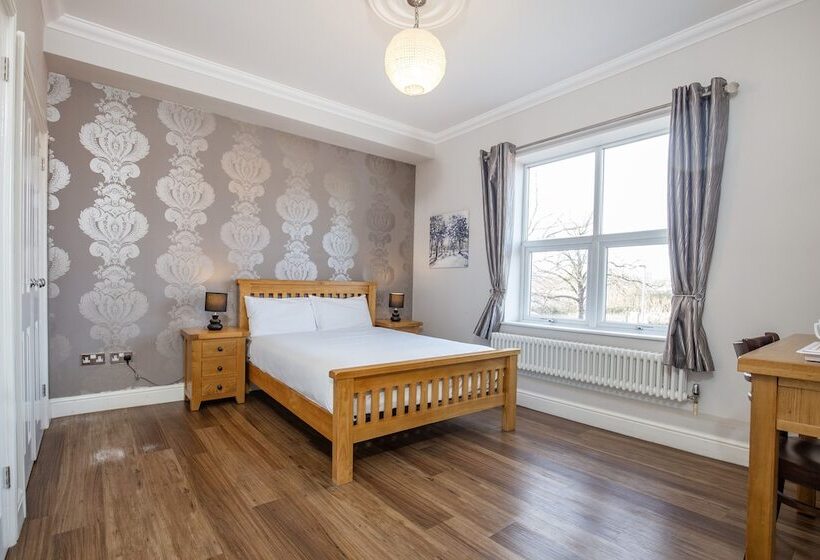 Отель Marlborough