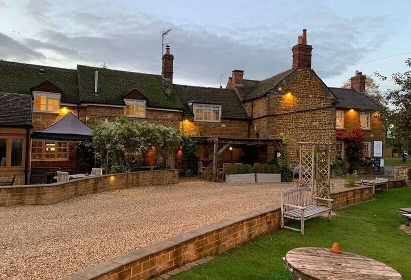 Отель Old White Hart