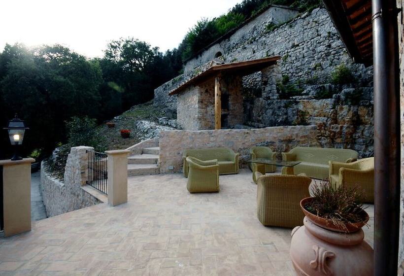 هتل Palazzo Del Papa Agriturismo