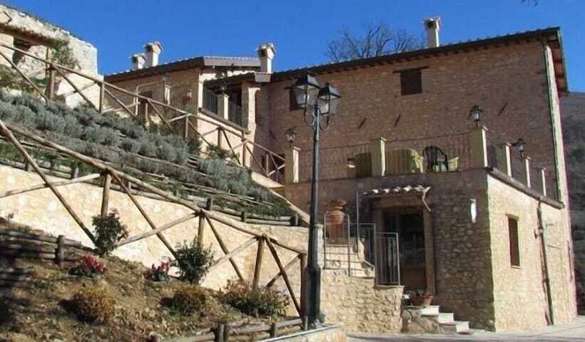 هتل Palazzo Del Papa Agriturismo