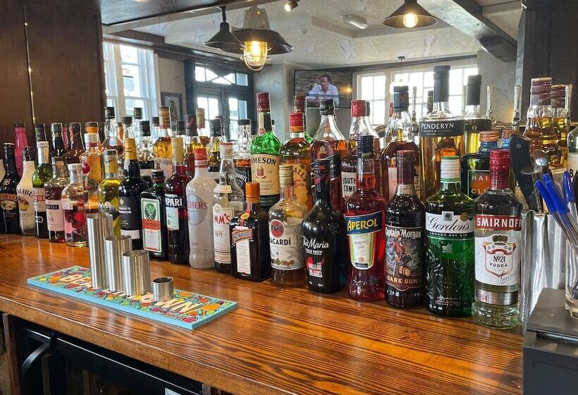 فندق Punch House Monmouth