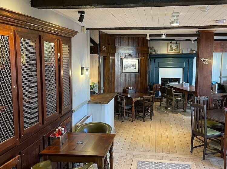 فندق Punch House Monmouth