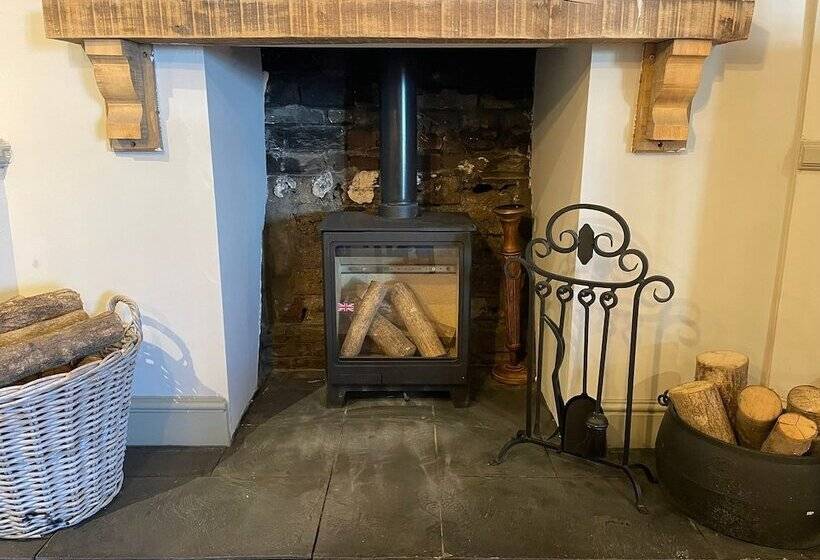 فندق Punch House Monmouth