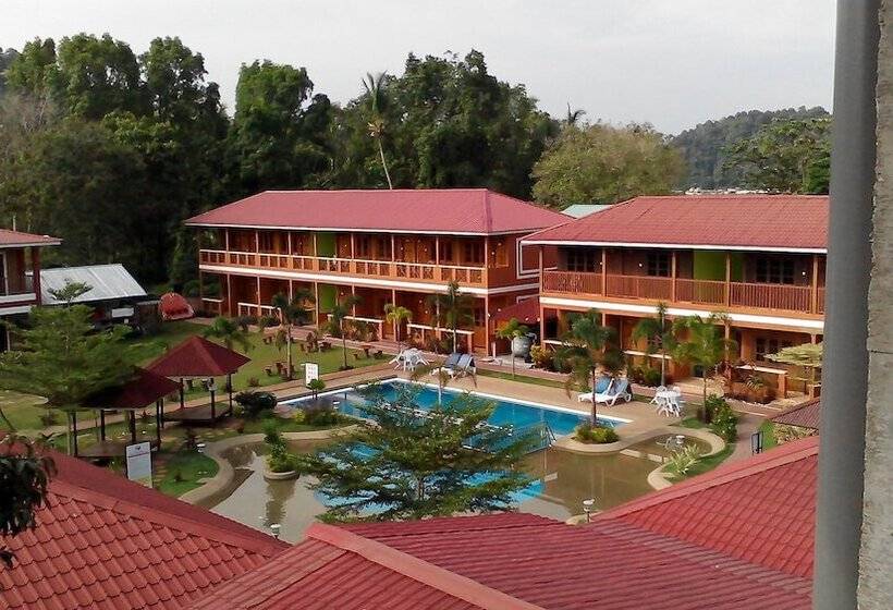 בית מלון כפרי Purnama Beach Resort