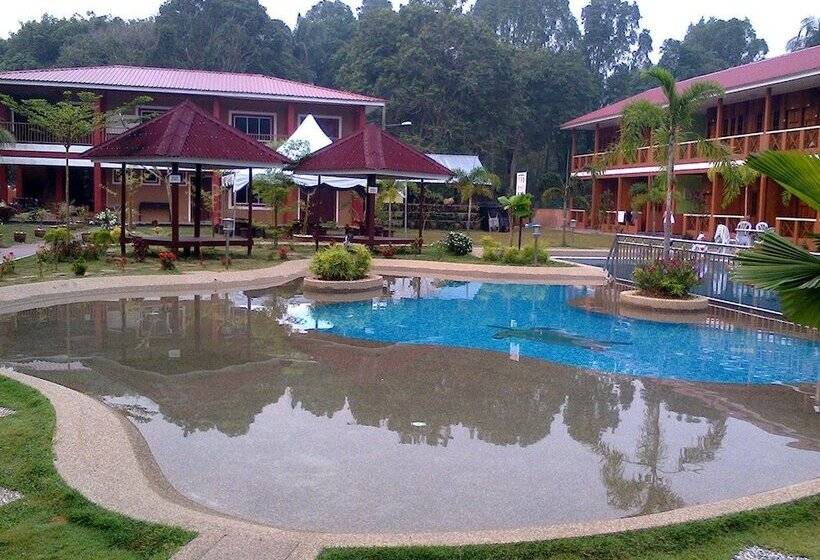 בית מלון כפרי Purnama Beach Resort