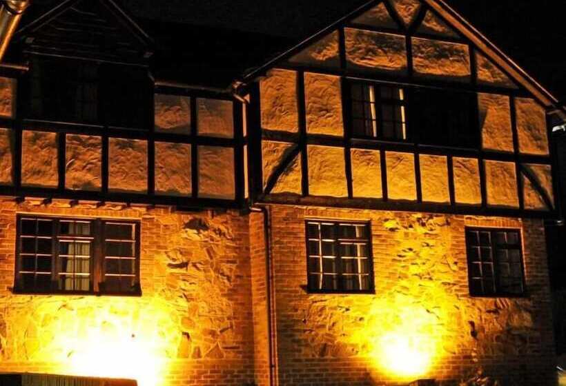 Отель Random Hall