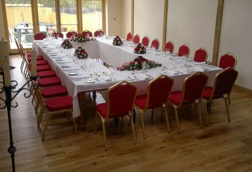 Отель Random Hall