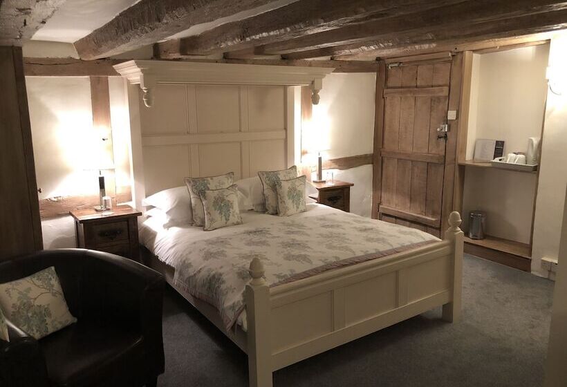 Отель Random Hall