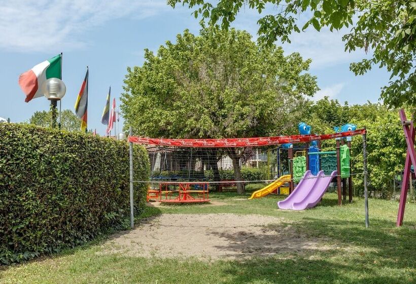 Отель Residence Villaggio Tiglio