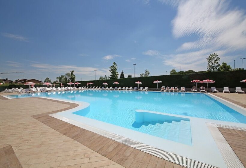 Отель Residence Villaggio Tiglio