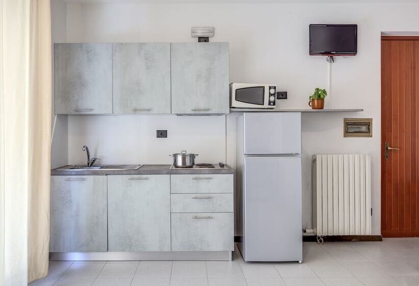 Отель Residence Villaggio Tiglio