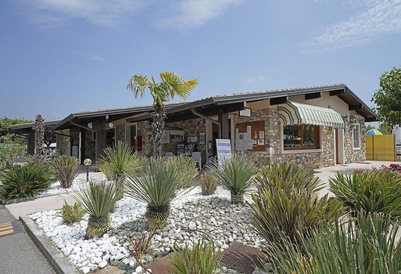 Отель Residence Villaggio Tiglio