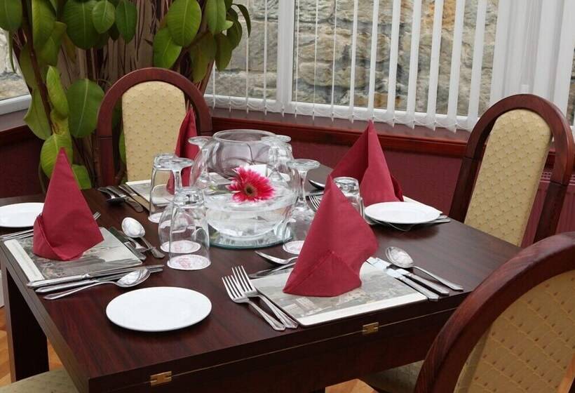 Отель Sunninghill