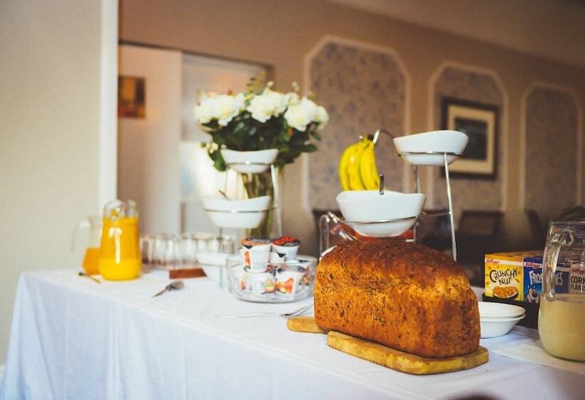 Отель Sunninghill