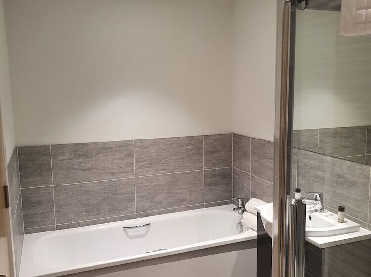 Отель Sunninghill