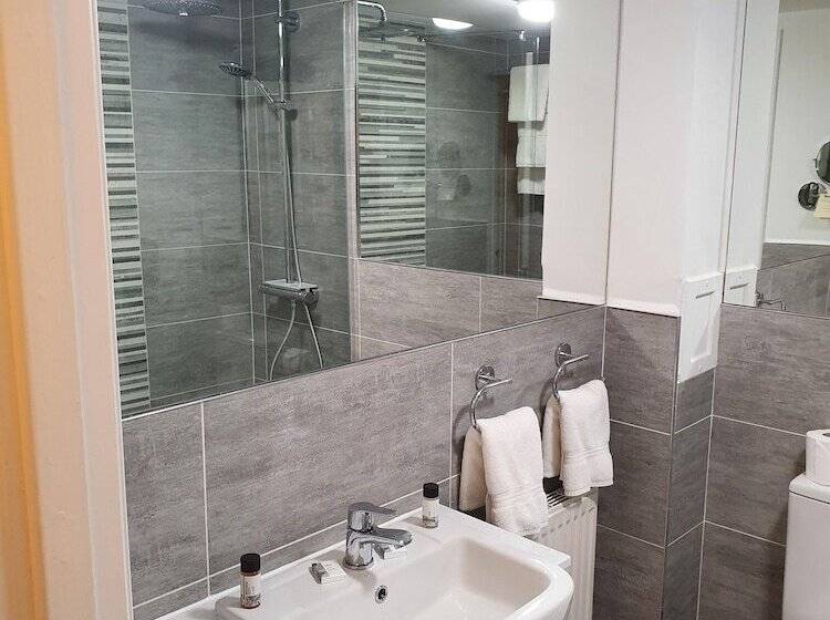 Отель Sunninghill