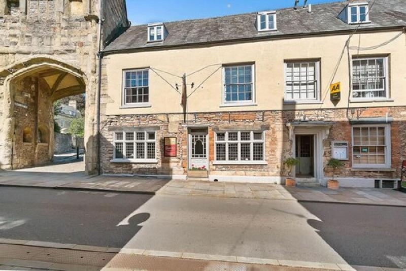 ホテル The Ancient Gatehouse & Rugantino Restaurant