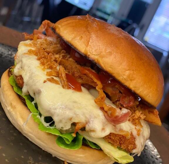 The Avenue Hotel Ltd