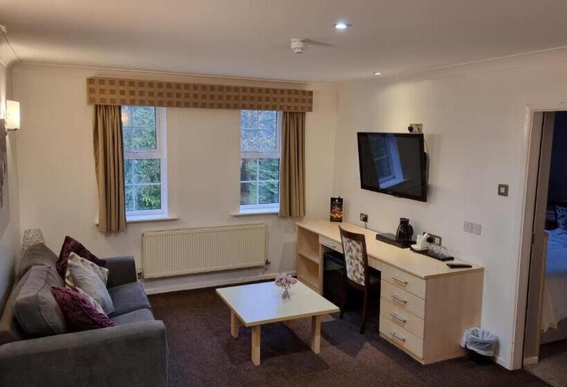 The Avenue Hotel Ltd