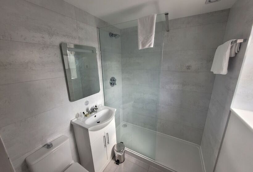 The Beeches Hotel & Leisure Club