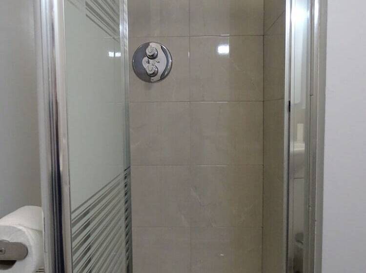 The Beeches Hotel & Leisure Club