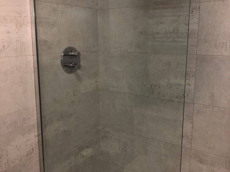 The Beeches Hotel & Leisure Club