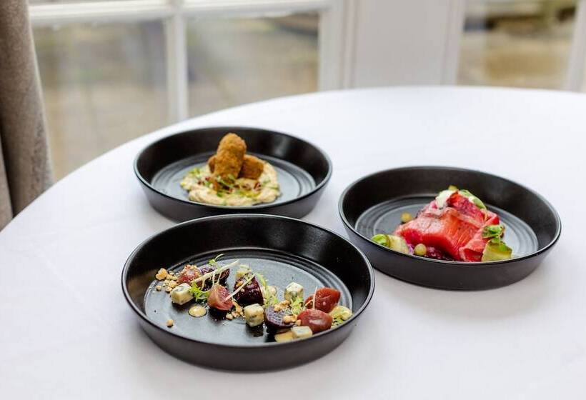 Отель The Bell Inn