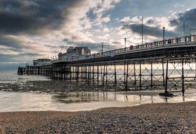 Отель The Burlington