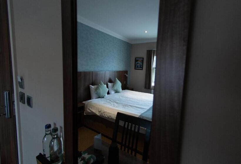 בית מלון כפרי The Buxted Inn