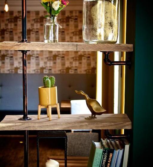 בית מלון כפרי The Buxted Inn