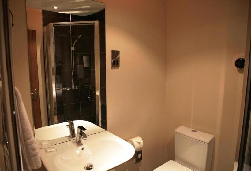 בית מלון כפרי The Buxted Inn