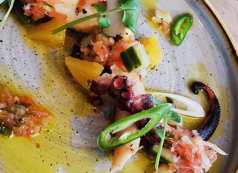 בית מלון כפרי The Buxted Inn