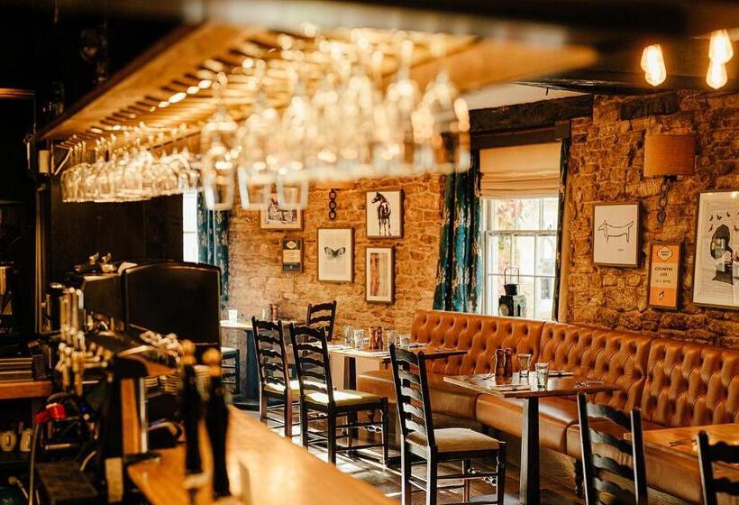 Отель The Castle Inn