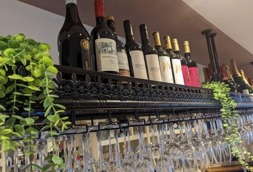 فندق The Coach House Inn